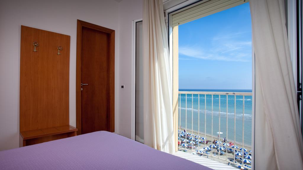 Hotel Florence Marotta Kültér fotó