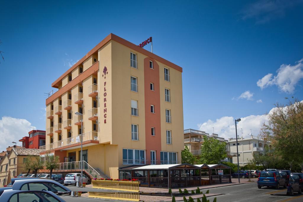 Hotel Florence Marotta Kültér fotó