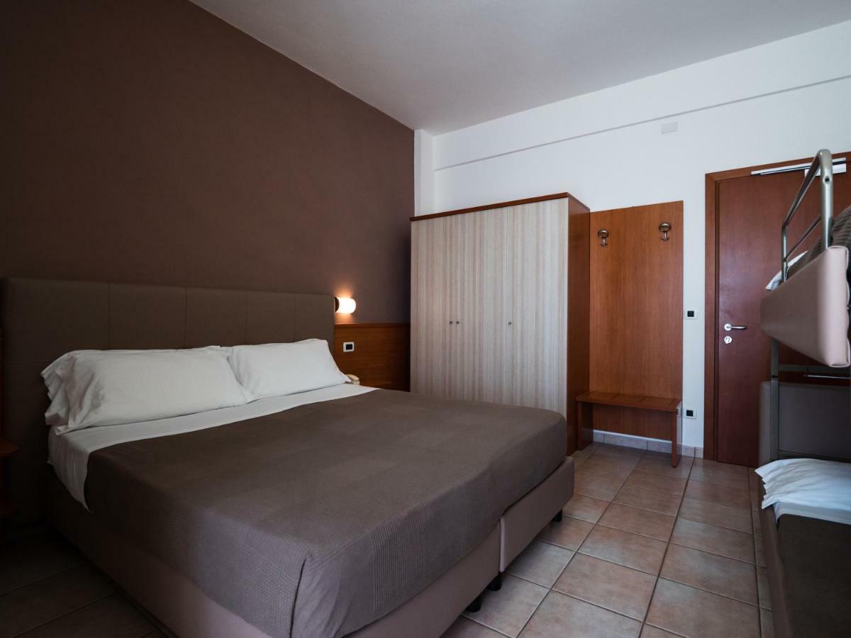 Hotel Florence Marotta Kültér fotó